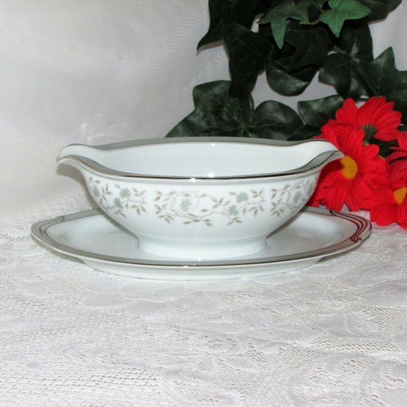 Noritake China Vintage Gravy Boat Meredith Mid-century Dishes Cottagecore - Picture 1 of 5